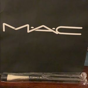 Brand New - MAC Fluff Brush Eye Shadow - 227